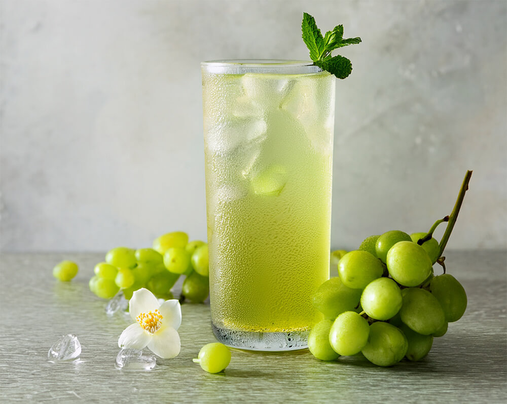 Tonic z zieloną herbatą jaśminową, winogronami i miętą